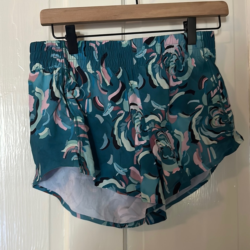 Athleta small 3” shorts